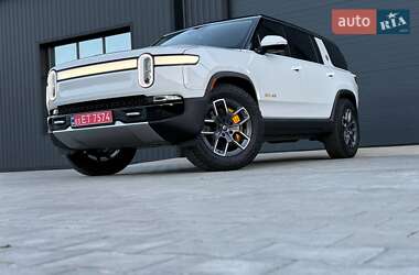 Внедорожник / Кроссовер Rivian R1S 2023 в 