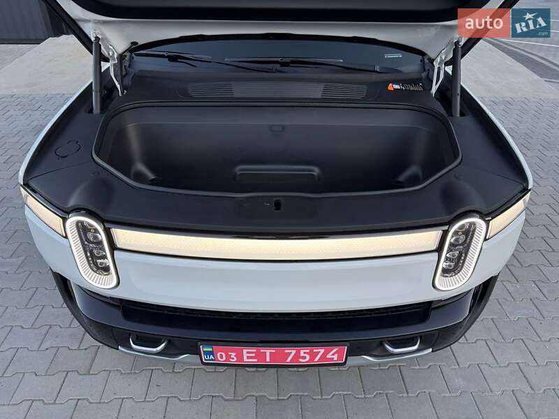 Позашляховик / Кросовер Rivian R1S 2023 в Дубні