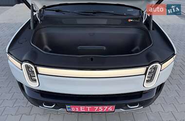 Внедорожник / Кроссовер Rivian R1S 2023 в 