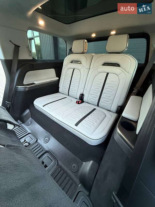 Позашляховик / Кросовер Rivian R1S 2023 в Дубні