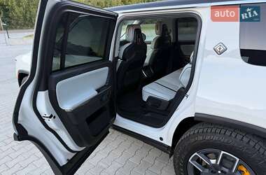 Внедорожник / Кроссовер Rivian R1S 2023 в 