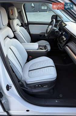 Внедорожник / Кроссовер Rivian R1S 2023 в 