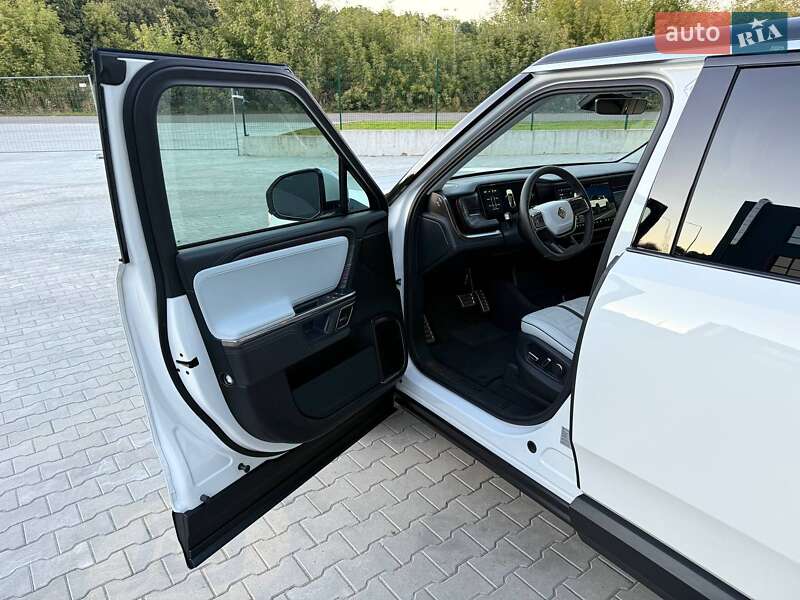 Позашляховик / Кросовер Rivian R1S 2023 в Дубні
