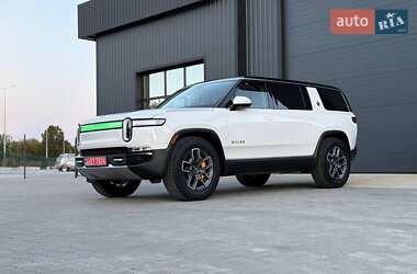 Внедорожник / Кроссовер Rivian R1S 2023 в 