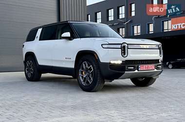 Внедорожник / Кроссовер Rivian R1S 2023 в 