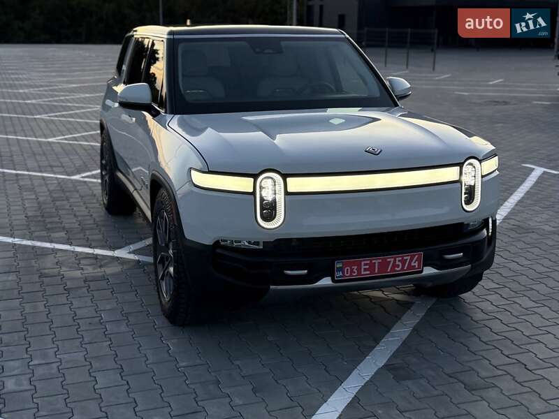 Позашляховик / Кросовер Rivian R1S 2023 в Дубні