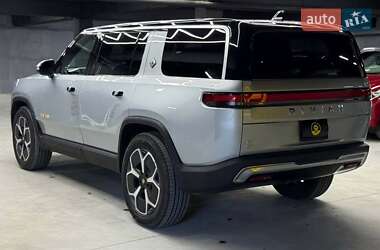 Внедорожник / Кроссовер Rivian R1S 2024 в 