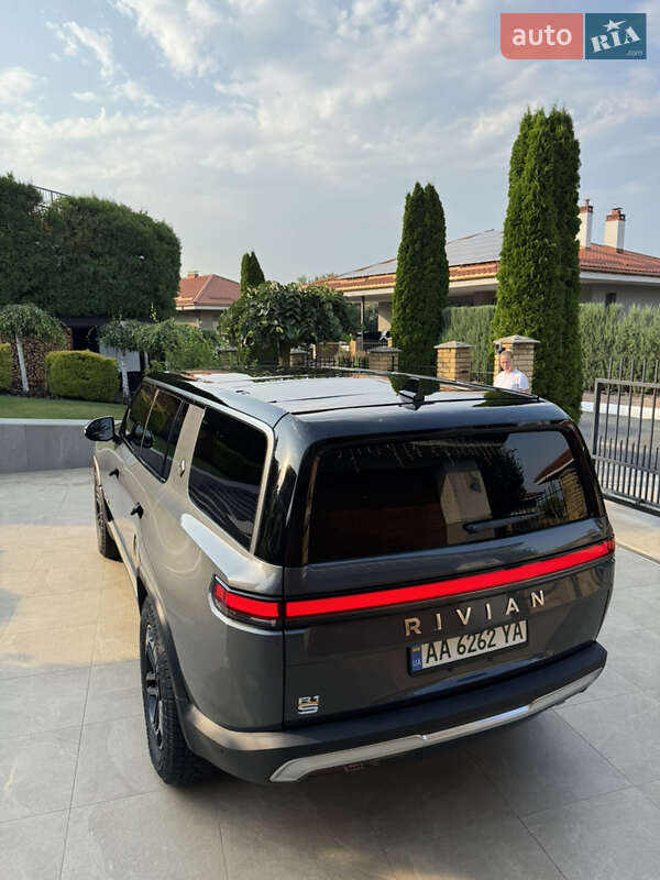 Внедорожник / Кроссовер Rivian R1S 2023 в Киеве