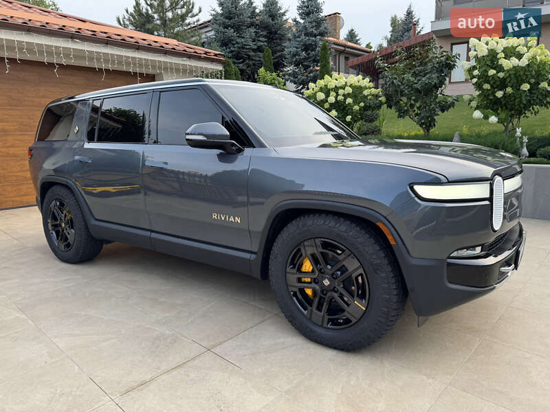 Внедорожник / Кроссовер Rivian R1S 2023 в Киеве