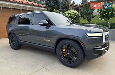 Позашляховик / Кросовер Rivian R1S 2023 в 