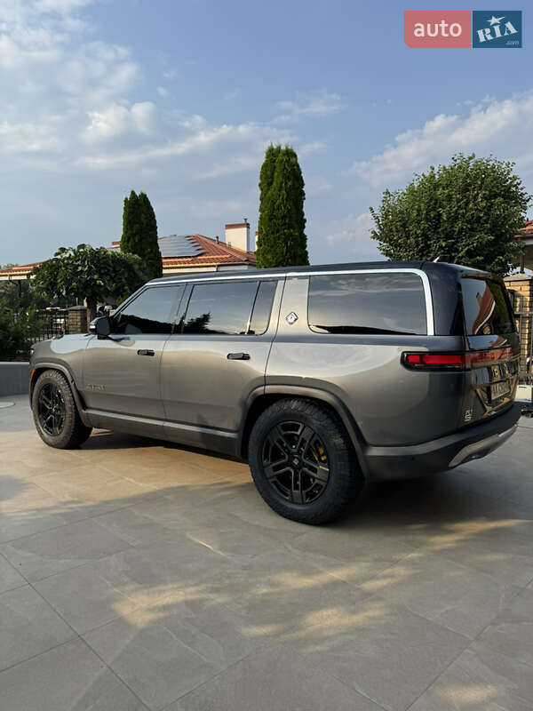 Внедорожник / Кроссовер Rivian R1S 2023 в Киеве