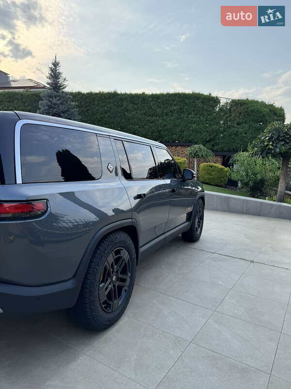 Внедорожник / Кроссовер Rivian R1S 2023 в Киеве