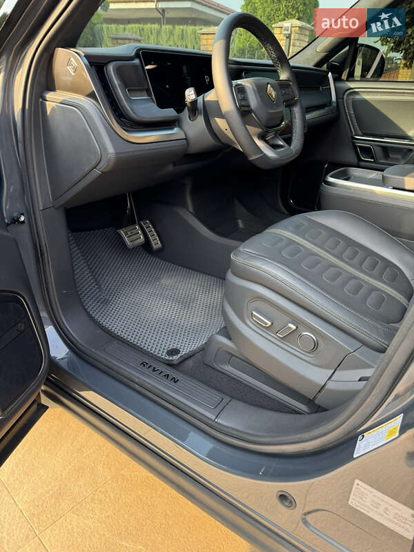 Внедорожник / Кроссовер Rivian R1S 2023 в Киеве