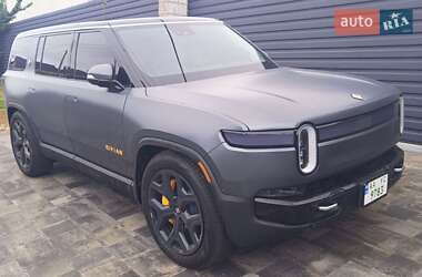 Внедорожник / Кроссовер Rivian R1S 2023 в 
