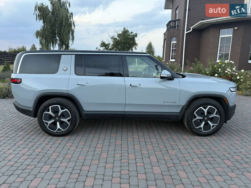 Внедорожник / Кроссовер Rivian R1S 2024 в Луцке