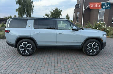 Внедорожник / Кроссовер Rivian R1S 2024 в 