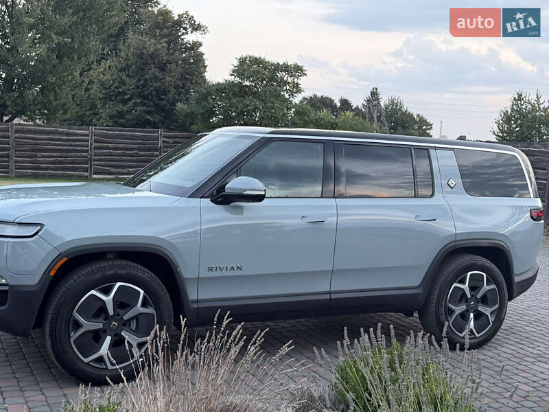 Внедорожник / Кроссовер Rivian R1S 2024 в Луцке