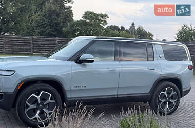 Внедорожник / Кроссовер Rivian R1S 2024 в 