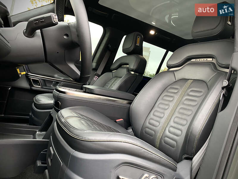 Позашляховик / Кросовер Rivian R1S 2022 в Києві фото 21 Позашляховик / Кросовер Rivian R1S 2022 в Києві