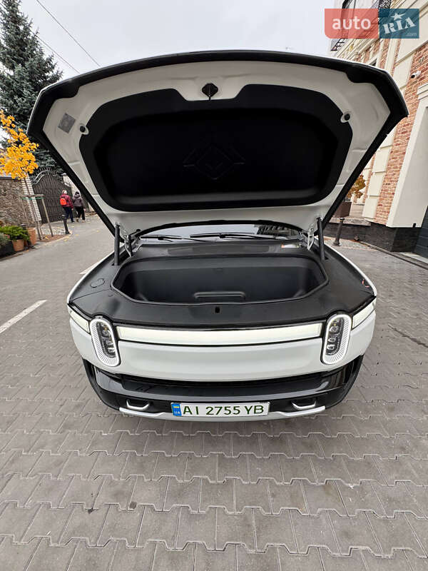 Внедорожник / Кроссовер Rivian R1S 2023 в Белой Церкви