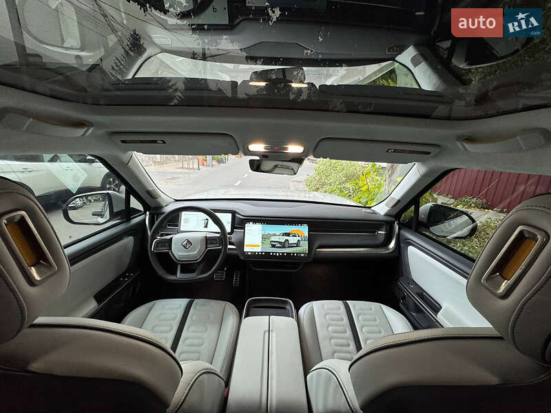 Внедорожник / Кроссовер Rivian R1S 2023 в Белой Церкви