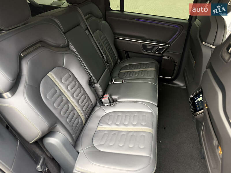 Позашляховик / Кросовер Rivian R1S 2022 в Костопілі