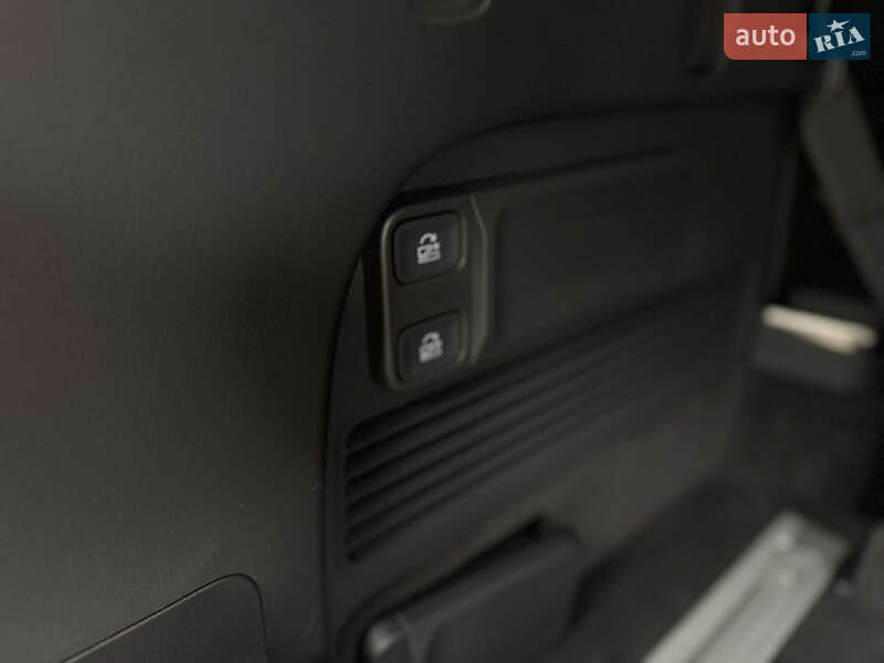 Позашляховик / Кросовер Rivian R1S 2022 в Костопілі