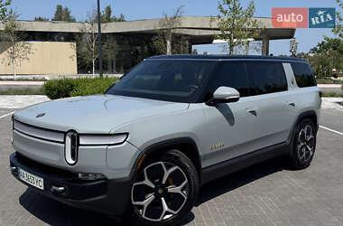 Внедорожник / Кроссовер Rivian R1S 2023 в Буче