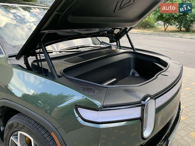 Внедорожник / Кроссовер Rivian R1S 2023 в Одессе фото 47 Внедорожник / Кроссовер Rivian R1S 2023 в Одессе