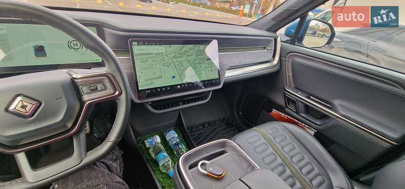 Внедорожник / Кроссовер Rivian R1S 2023 в Одессе фото 2 Внедорожник / Кроссовер Rivian R1S 2023 в Одессе