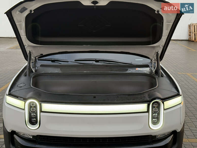 Внедорожник / Кроссовер Rivian R1S 2023 в Львове