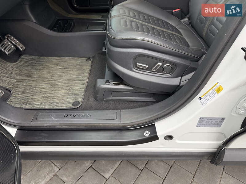 Внедорожник / Кроссовер Rivian R1S 2023 в Хмельницком