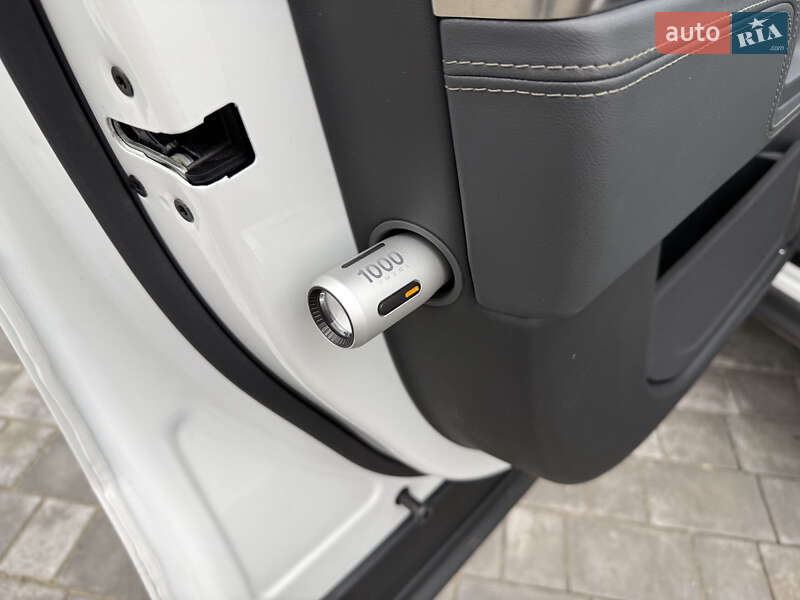 Внедорожник / Кроссовер Rivian R1S 2023 в Хмельницком