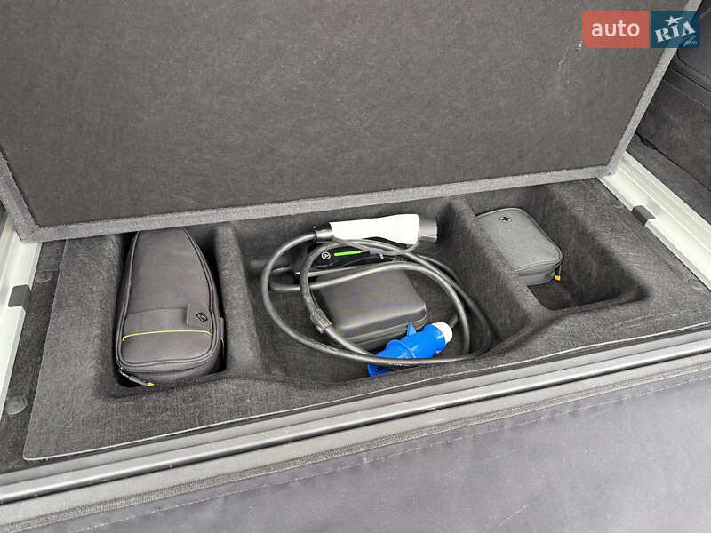 Внедорожник / Кроссовер Rivian R1S 2023 в Хмельницком