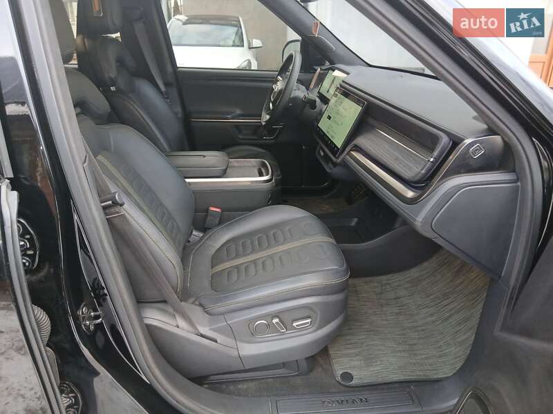 Внедорожник / Кроссовер Rivian R1S 2023 в Городке фото 22 Внедорожник / Кроссовер Rivian R1S 2023 в Городке