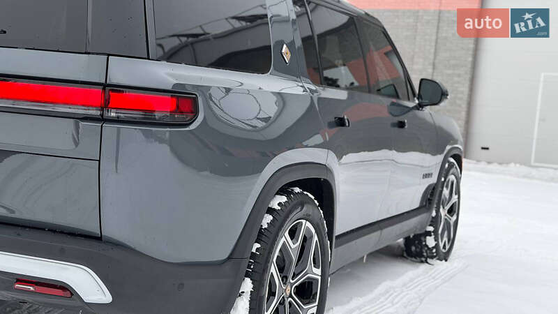 Внедорожник / Кроссовер Rivian R1S 2024 в Костополе