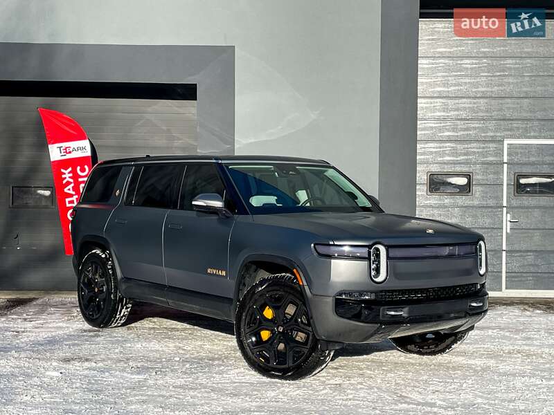 Rivian R1S 2023