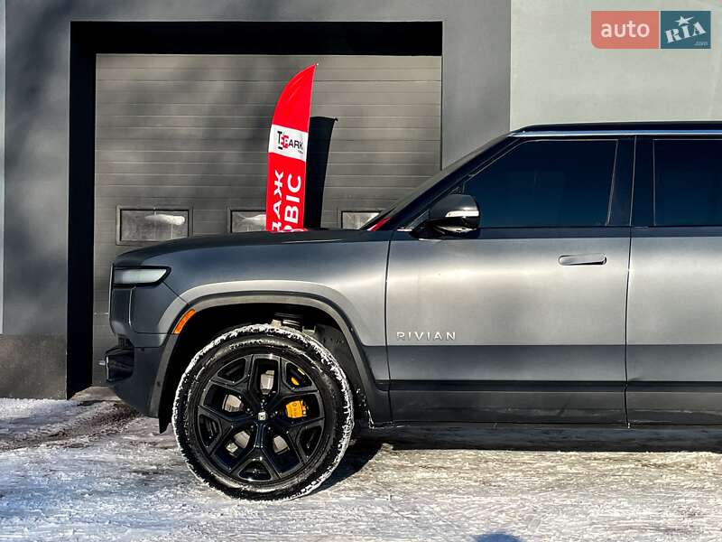 Внедорожник / Кроссовер Rivian R1S 2023 в Киеве