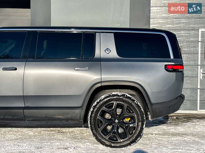 Внедорожник / Кроссовер Rivian R1S 2023 в Киеве