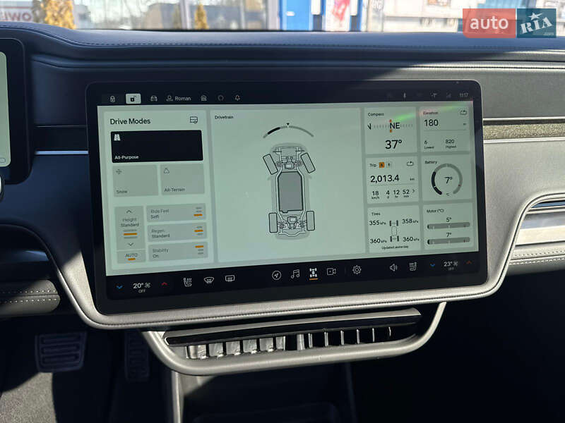 Внедорожник / Кроссовер Rivian R1S 2025 в Луцке