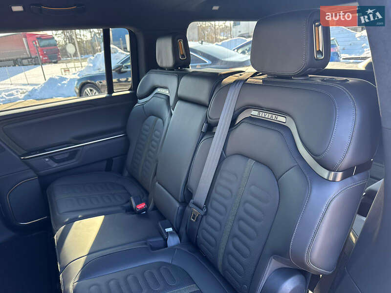 Внедорожник / Кроссовер Rivian R1S 2025 в Луцке