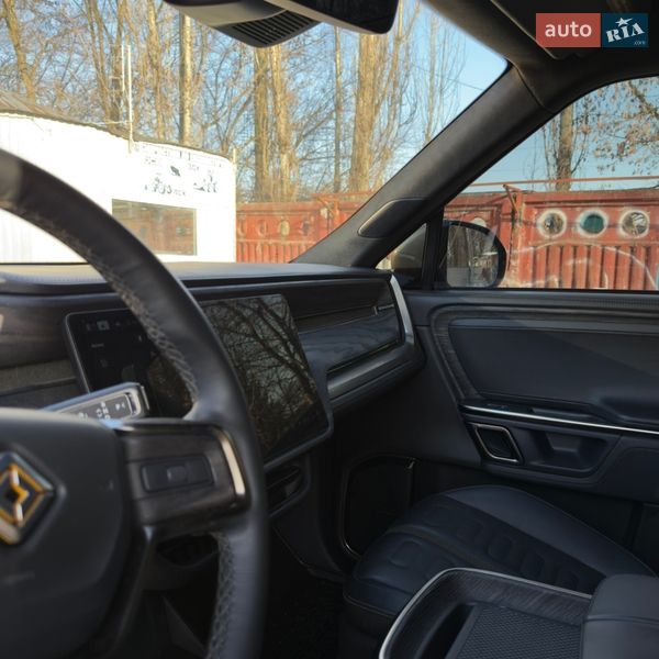 Внедорожник / Кроссовер Rivian R1S 2022 в Хмельницком