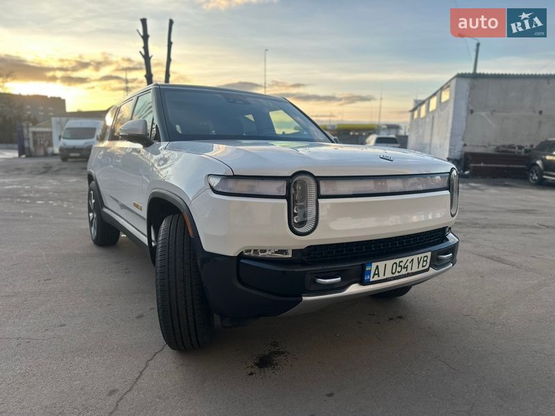Внедорожник / Кроссовер Rivian R1S 2024 в Киеве