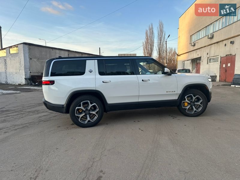 Внедорожник / Кроссовер Rivian R1S 2024 в Киеве