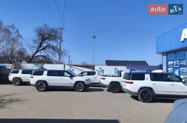 Внедорожник / Кроссовер Rivian R1S 2023 в Олевске