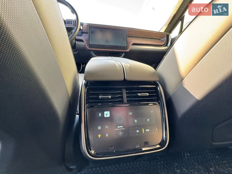 Позашляховик / Кросовер Rivian R1S 2023 в Києві