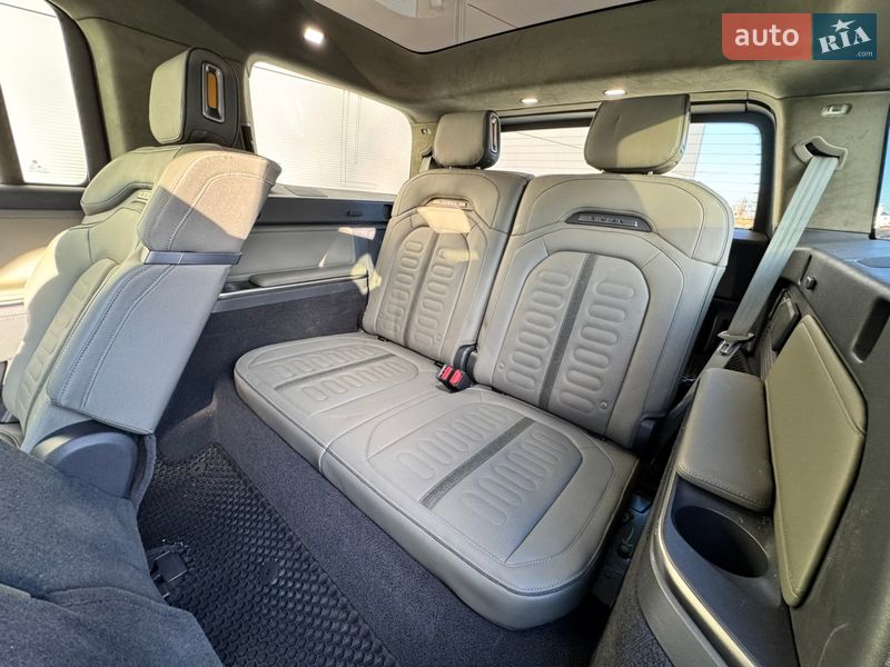 Позашляховик / Кросовер Rivian R1S 2023 в Києві