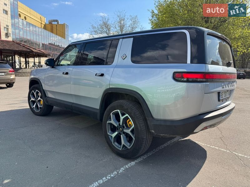 Внедорожник / Кроссовер Rivian R1S 2023 в Николаеве фото 6 Внедорожник / Кроссовер Rivian R1S 2023 в Николаеве