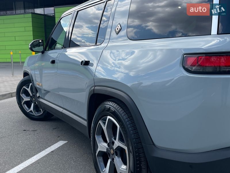 Позашляховик / Кросовер Rivian R1S 2023 в Києві