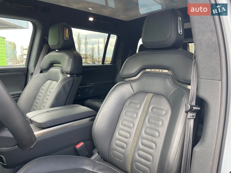 Позашляховик / Кросовер Rivian R1S 2023 в Києві